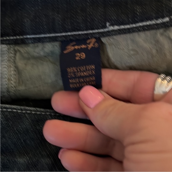 Women’s Seven jeans size 8-29, low waisted, straight leg, dark denim, distressed - Picture 5 of 7